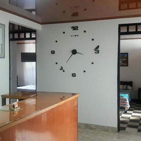 Hospedaje Santa Barbara Буга Экстерьер фото