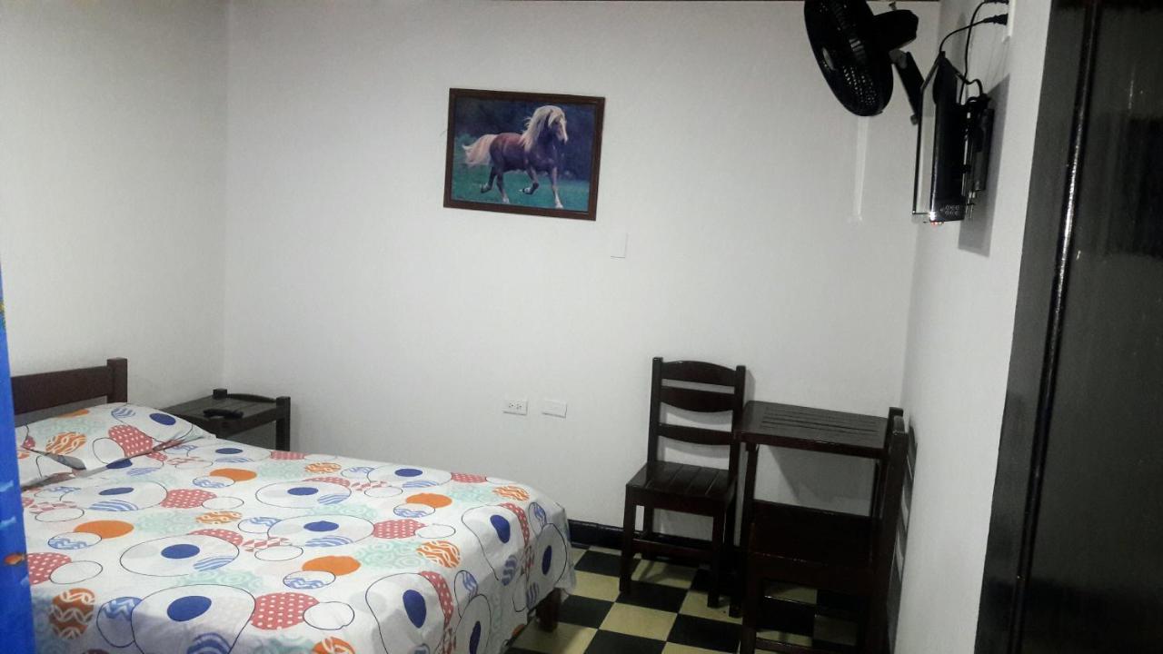 Hospedaje Santa Barbara Буга Экстерьер фото