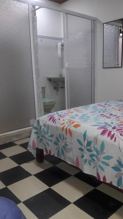 Hospedaje Santa Barbara Буга Экстерьер фото